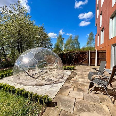 Private Garden Apartment With Geodome Manchester Buitenkant foto